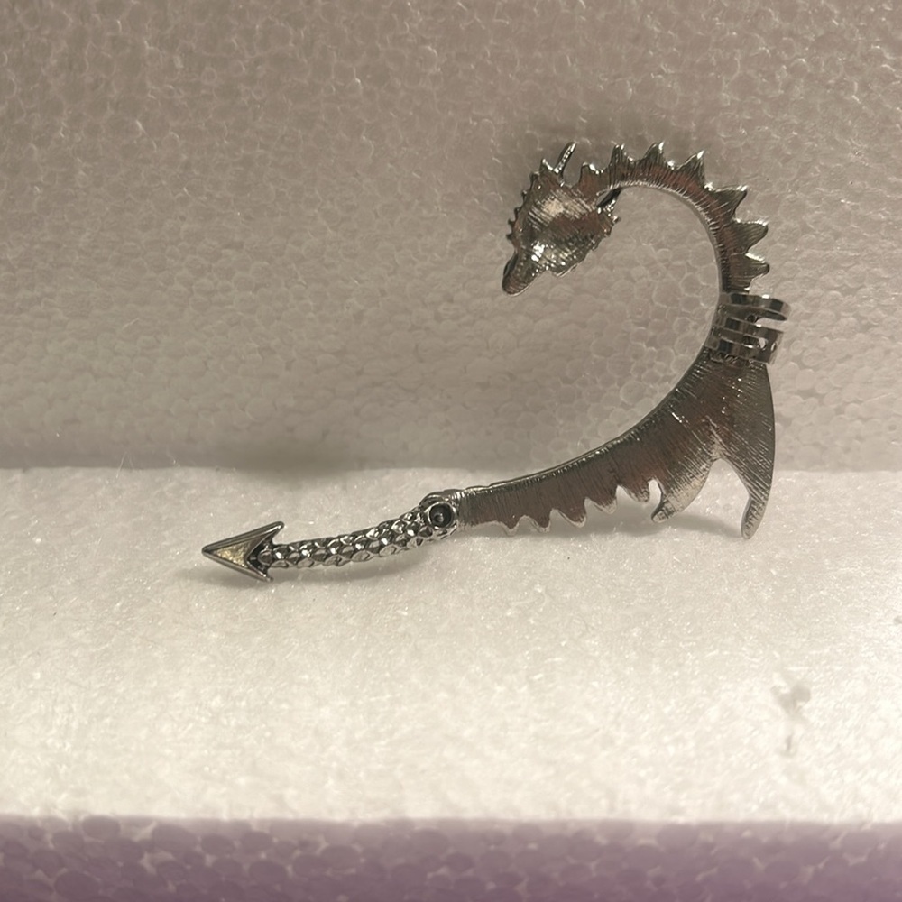 Silver-tone dragon earring/ear cuff - Picture 2 of 3